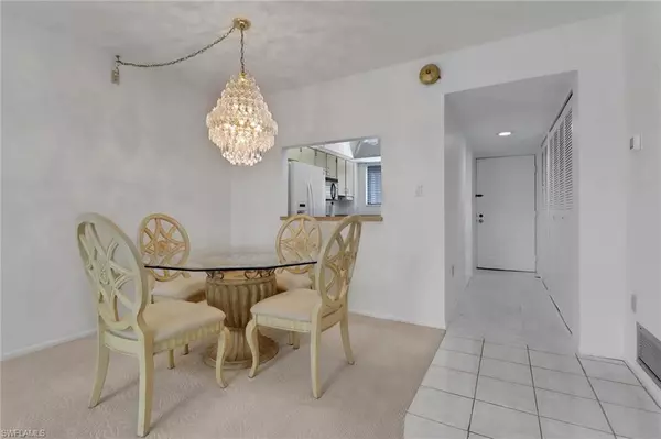 Fort Myers, FL 33901,2121 Collier AVE #305