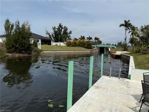 2006 SW 15th AVE, Cape Coral, FL 33991