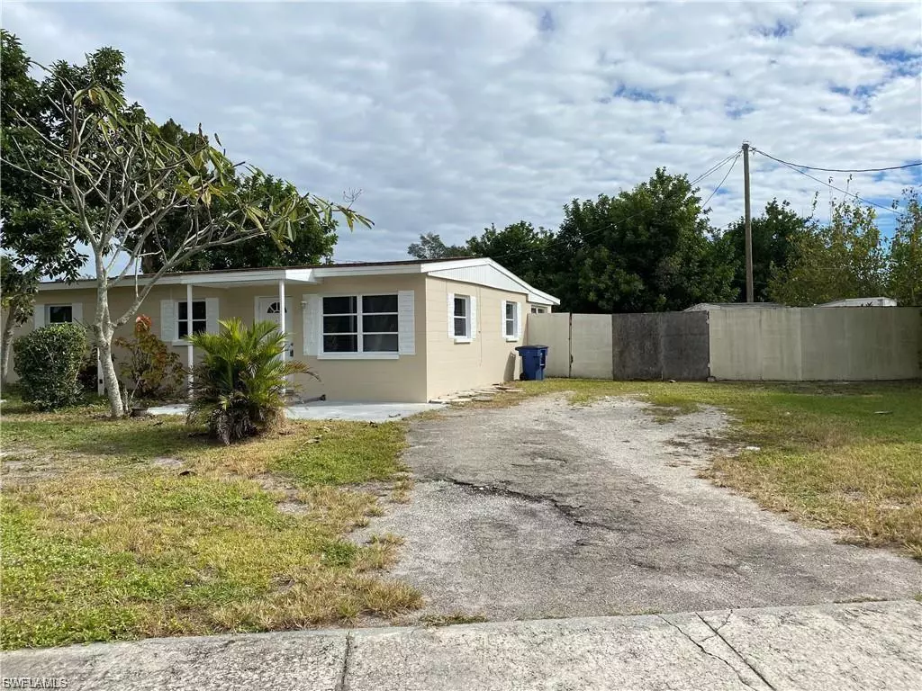 North Fort Myers, FL 33903,898 Java Plum AVE