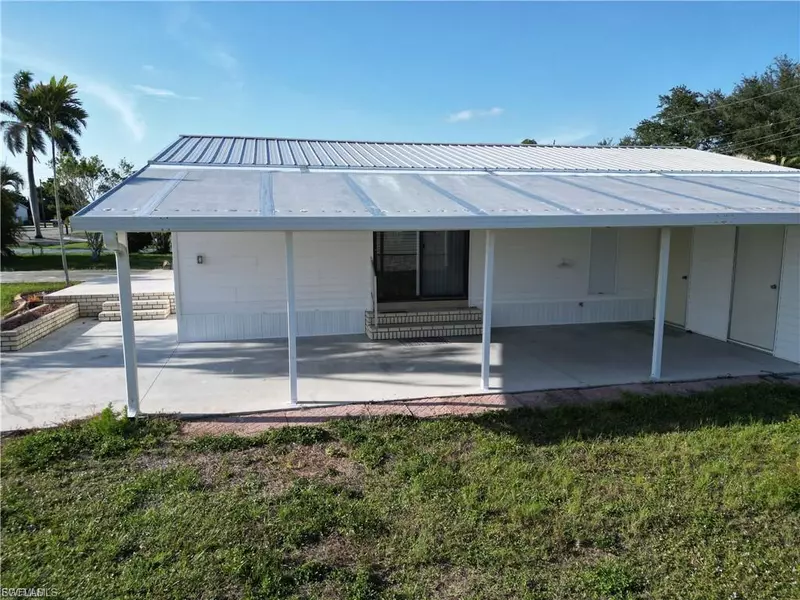 16091 Siesta Drive, Fort Myers, FL 33908