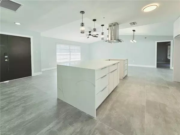 Port Charlotte, FL 33952,1178 Sultana ST