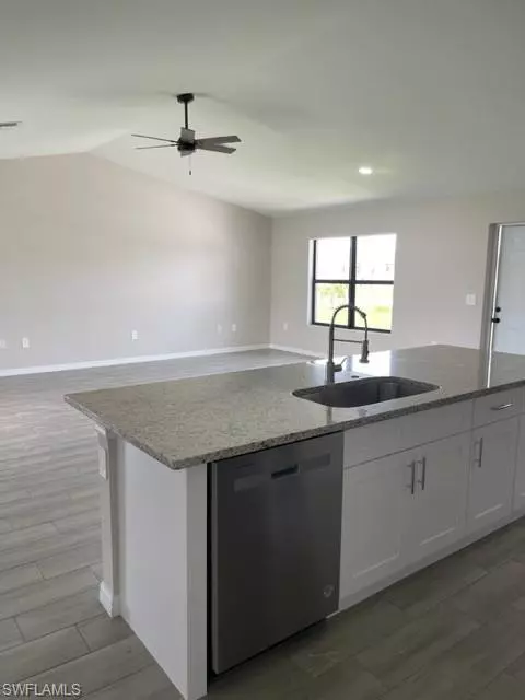 Cape Coral, FL 33993,528 NW 7th TER