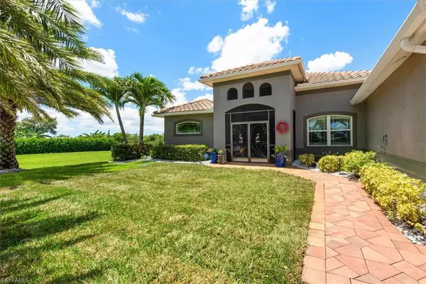 North Fort Myers, FL 33917,2157 Club House RD