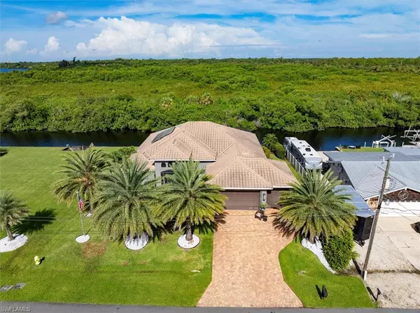 North Fort Myers, FL 33917,2157 Club House RD