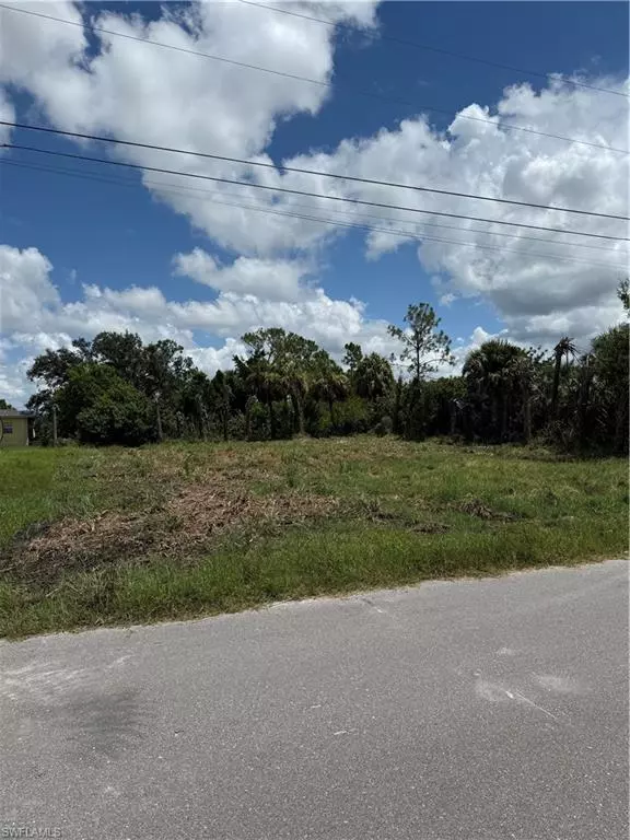 Lehigh Acres, FL 33976,3812 11th ST SW