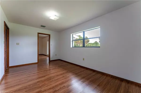 Moore Haven, FL 33471,1037 Caloosahatchee DR