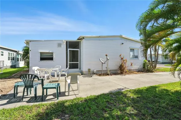 North Fort Myers, FL 33917,5672 Captain John Smith LOOP