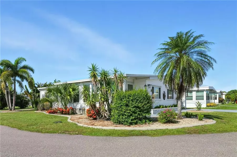 5672 Captain John Smith LOOP, North Fort Myers, FL 33917