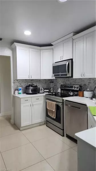 122 SW 21st ST, Cape Coral, FL 33991