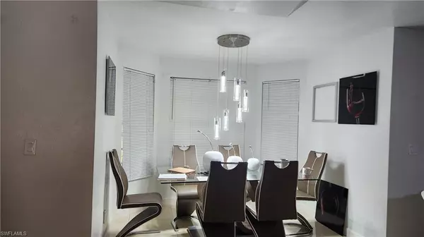 Cape Coral, FL 33991,122 SW 21st ST