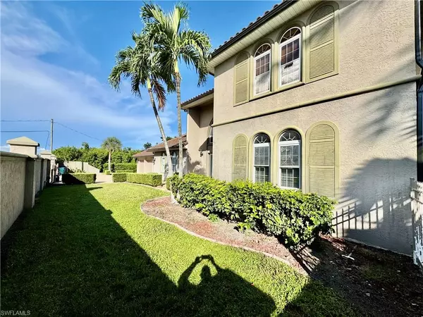 Fort Myers, FL 33919,14370 McGregor BLVD