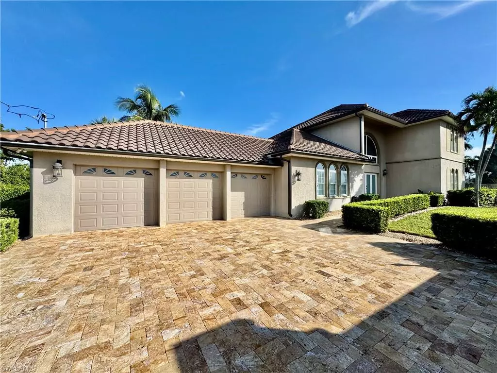 Fort Myers, FL 33919,14370 McGregor BLVD
