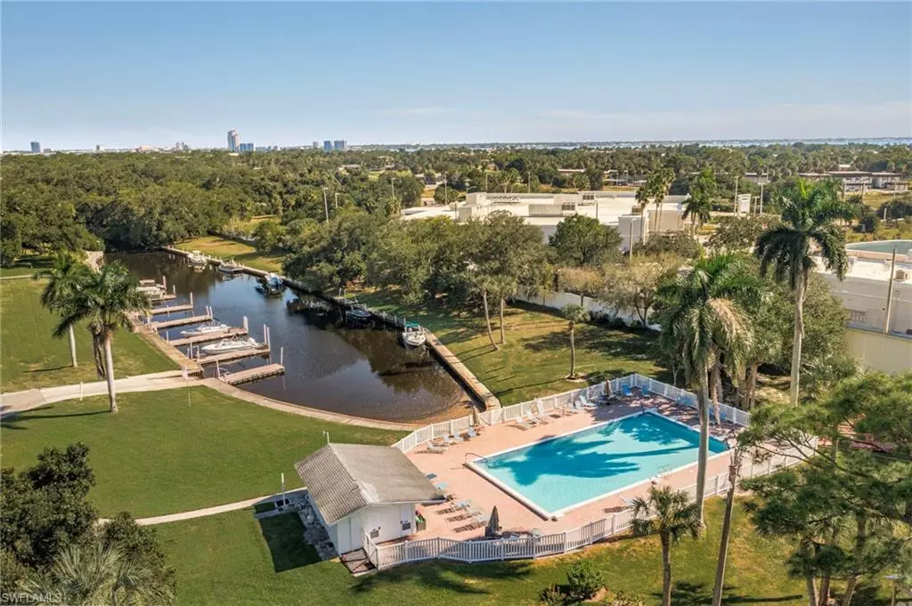 North Fort Myers, FL 33903,536 Pangola DR