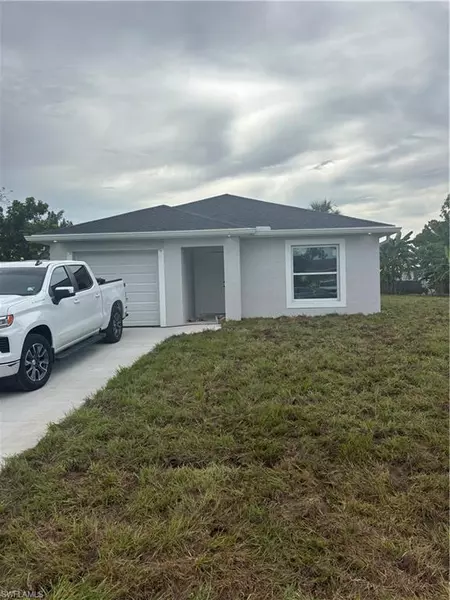 467 Valley DR, Lehigh Acres, FL 33936