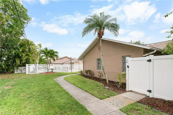 Cape Coral, FL 33990,1031 SE 8th TER #2H