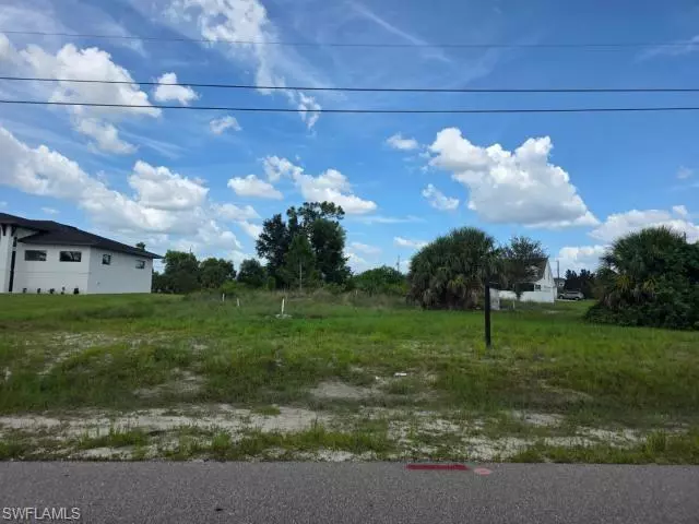 217 SW 10th AVE, Cape Coral, FL 33991