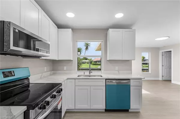 Cape Coral, FL 33990,1214 SE 23rd ST