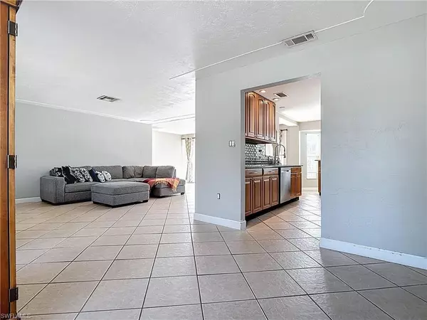 Fort Myers, FL 33919,5351 Chippendale CIR E