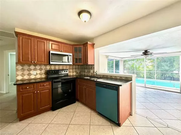 Fort Myers, FL 33901,2400 Hunter TER