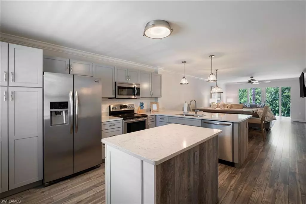 Naples, FL 34112,3021 Sandpiper Bay CIR #E106