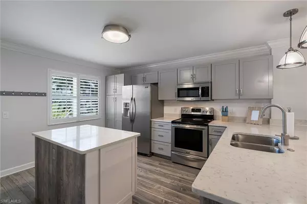 Naples, FL 34112,3021 Sandpiper Bay CIR #E106