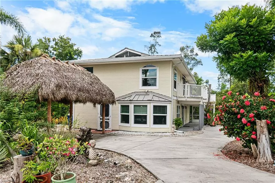 15560 S Pebble LN, Fort Myers, FL 33912