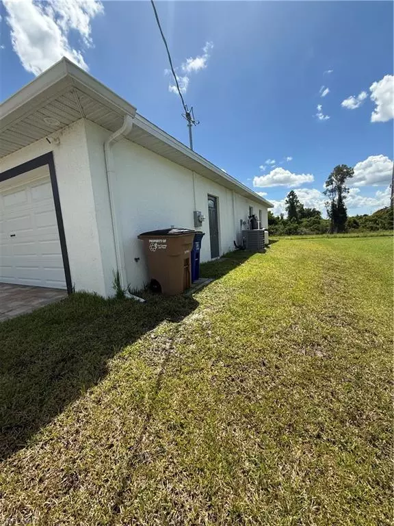 Lehigh Acres, FL 33971,819 Alvin AVE