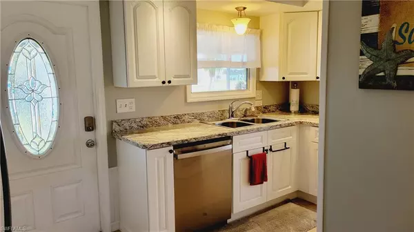Fort Myers, FL 33905,267 Shoreland DR