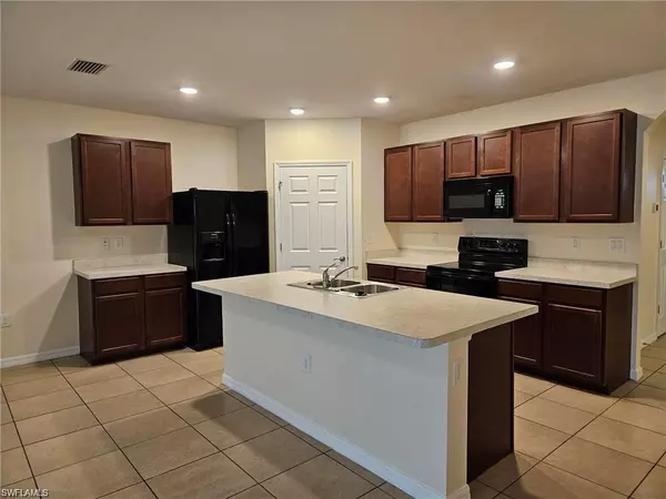 Lehigh Acres, FL 33936,10517 Canal Brook LN