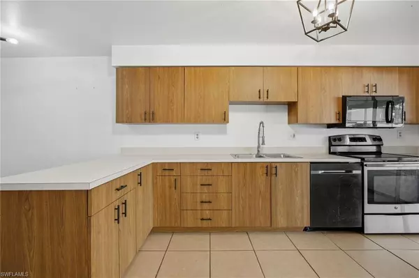 Cape Coral, FL 33909,503/505 NE 24th PL