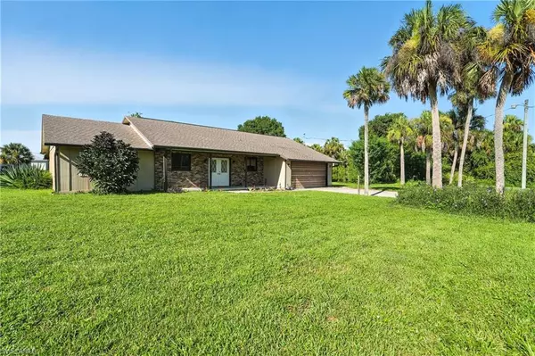 Labelle, FL 33935,5006 Pike LN