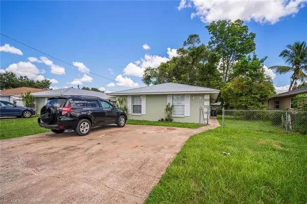 Fort Myers, FL 33907,5443 sago AVE