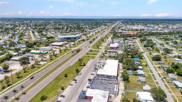 Port Charlotte, FL 33952,3596 Tamiami TRL #212