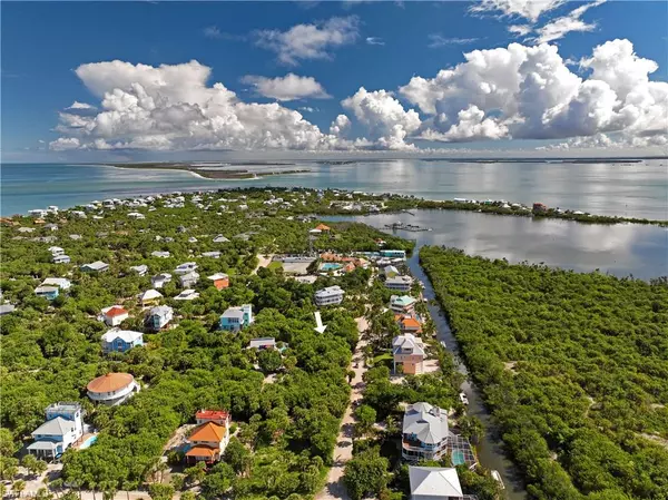 Upper Captiva, FL 33924,4431 Schooner DR