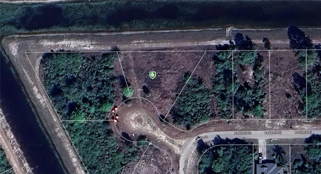 301/303 Pauline CIR, Lehigh Acres, FL 33974