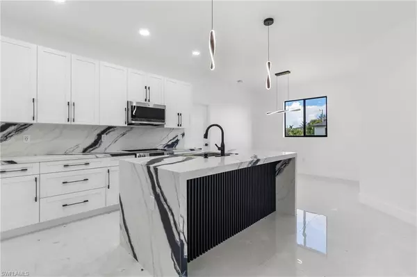 Lehigh Acres, FL 33974,714 Cane ST E