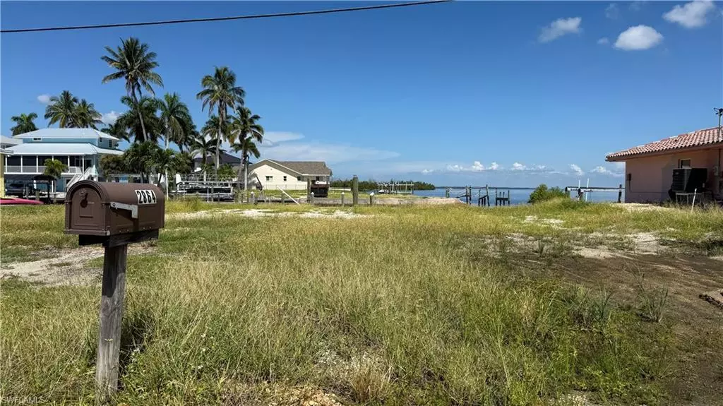 2864 TRIGGERFISH ST, Matlacha, FL 33993