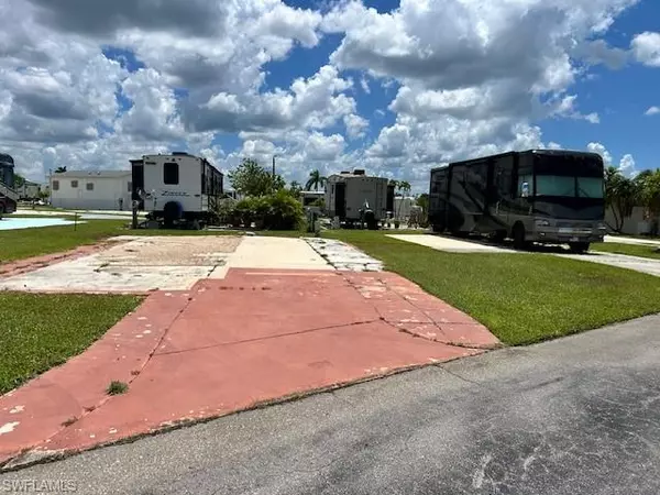 Fort Myers, FL 33908,19681 Summerlin Rd. G-126