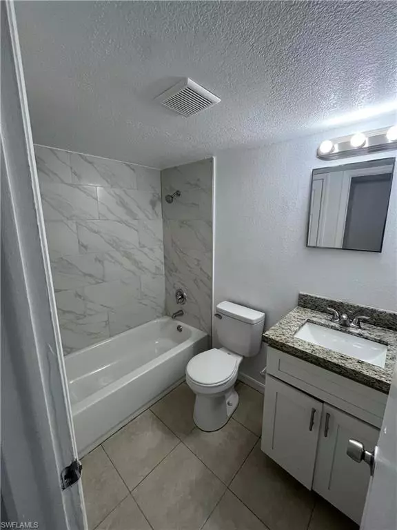 Fort Myers, FL 33901,2452 Stella ST #105