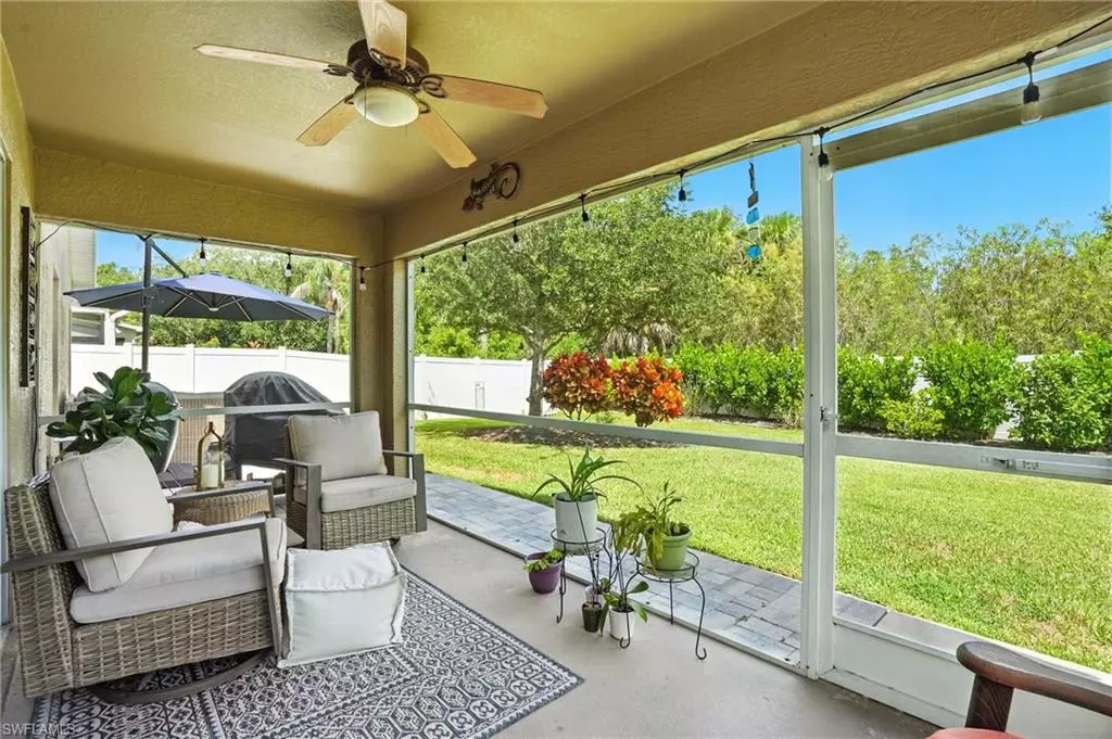 Fort Myers, FL 33908,9740 Gladiolus Bulb LOOP