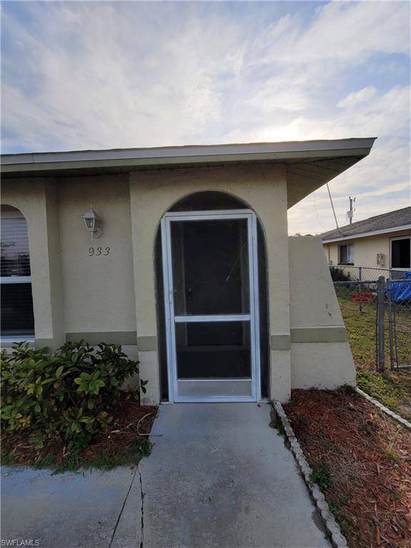 933 SE 23rd PL, Cape Coral, FL 33990
