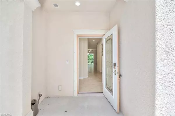 Fort Myers, FL 33966,10028 Via Colomba CIR