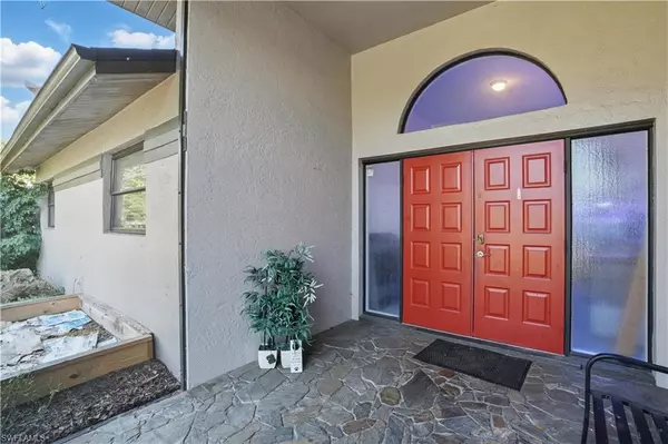 Cape Coral, FL 33990,910 SE 19th LN