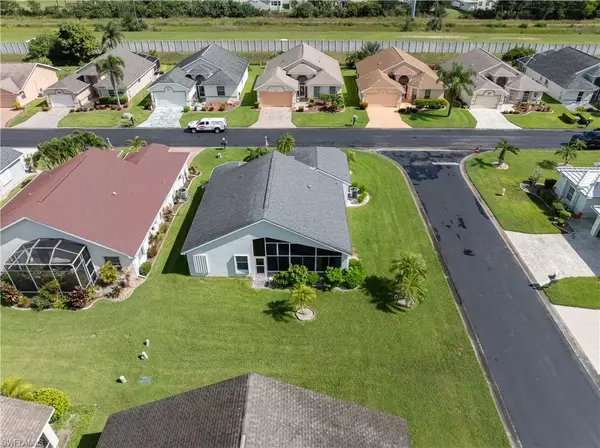 North Fort Myers, FL 33917,3820 Ponytail Palm CT