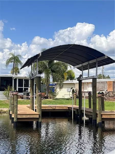 31 Channel LN, Fort Myers, FL 33905