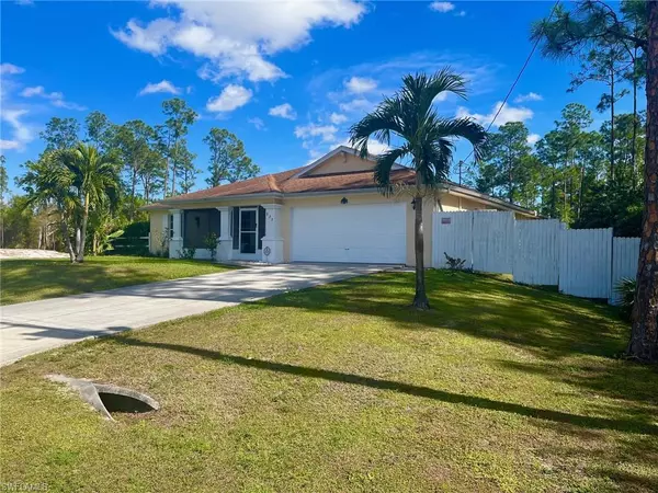 Lehigh Acres, FL 33972,822 Johns AVE
