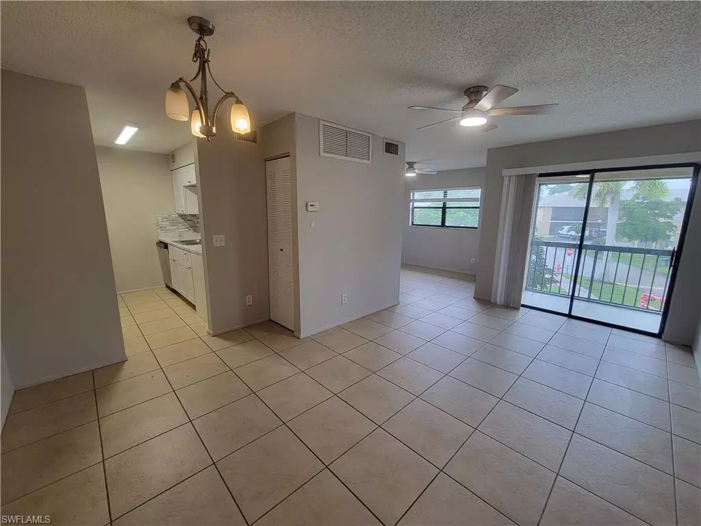 Fort Myers, FL 33919,5303 Summerlin RD #310