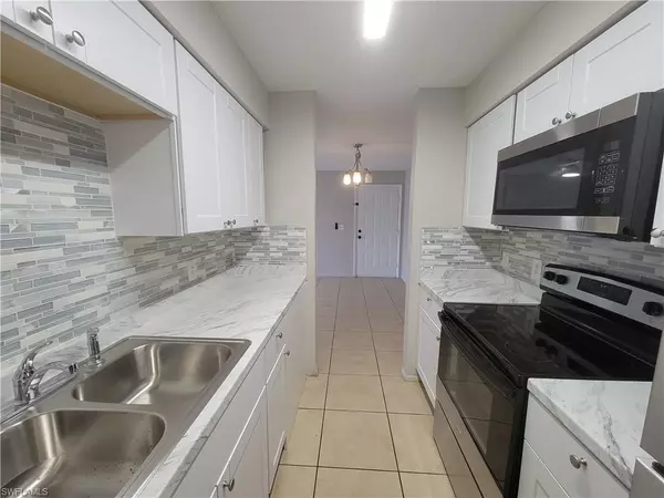 Fort Myers, FL 33919,5303 Summerlin RD #310