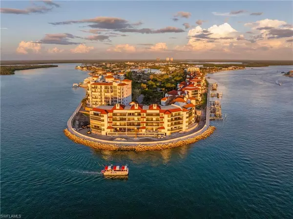 Naples, FL 34113,645 La Peninsula BLVD #645