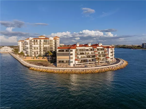 645 La Peninsula BLVD #645, Naples, FL 34113